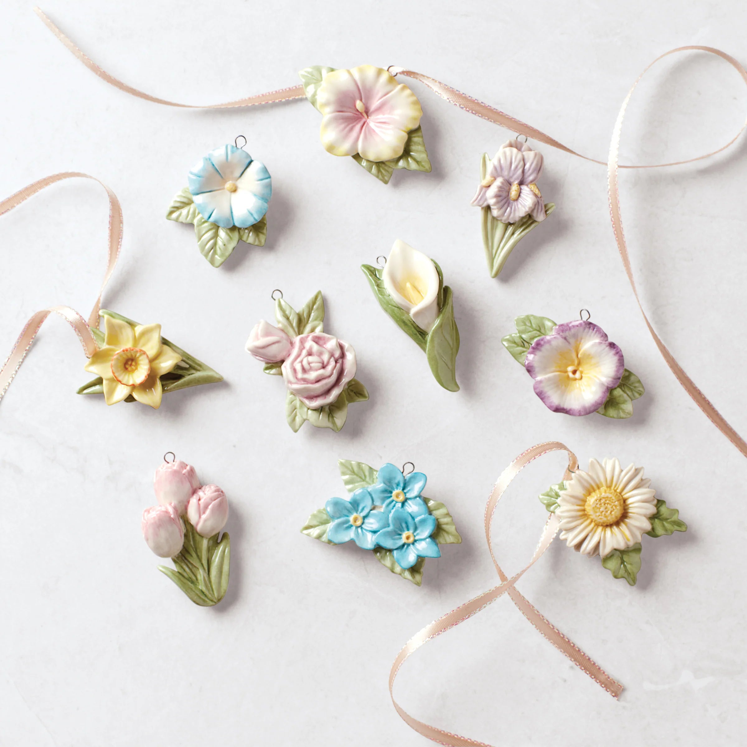 celebrate flowers 10-piece ornament set
