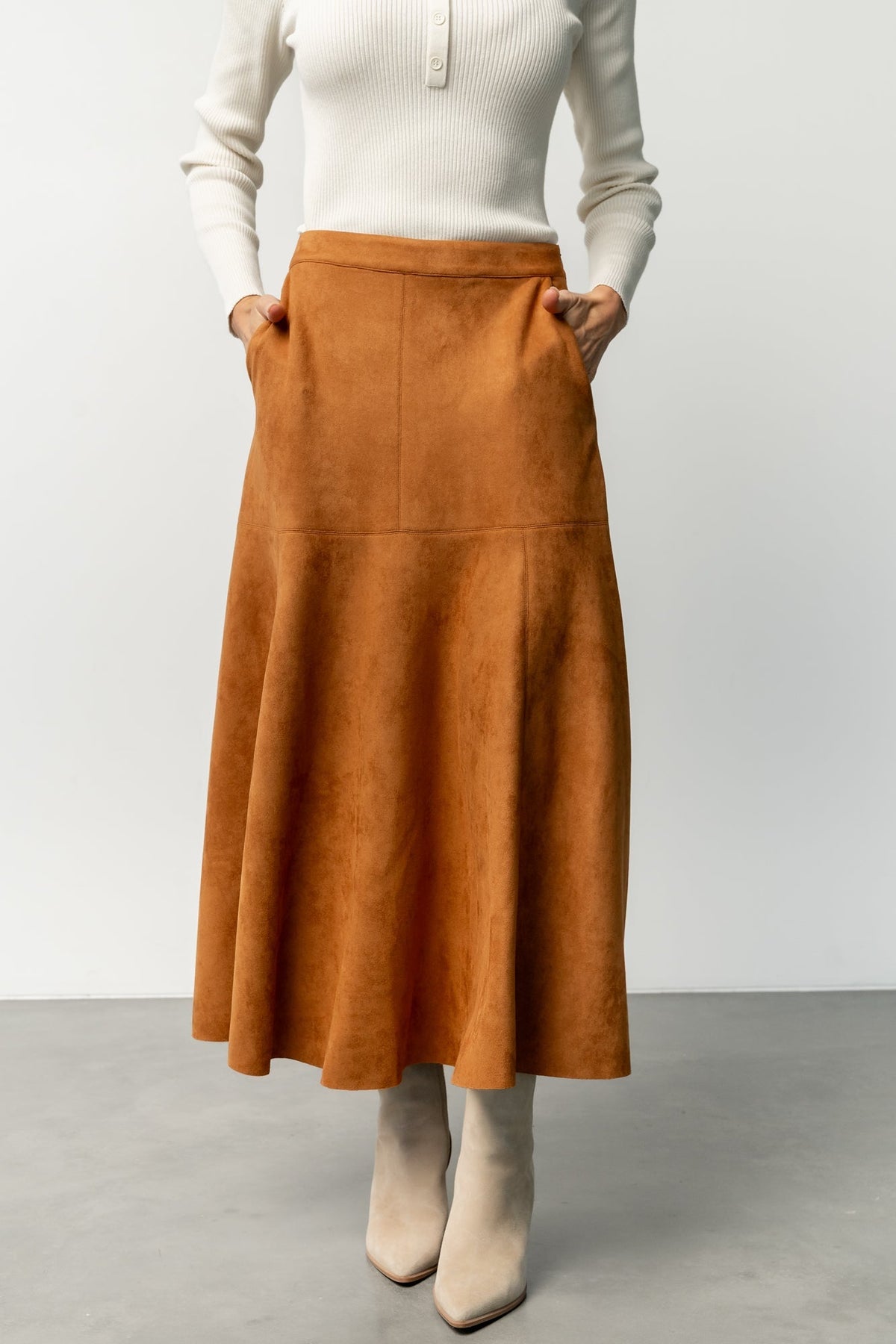 tona faux suede skirt | camel