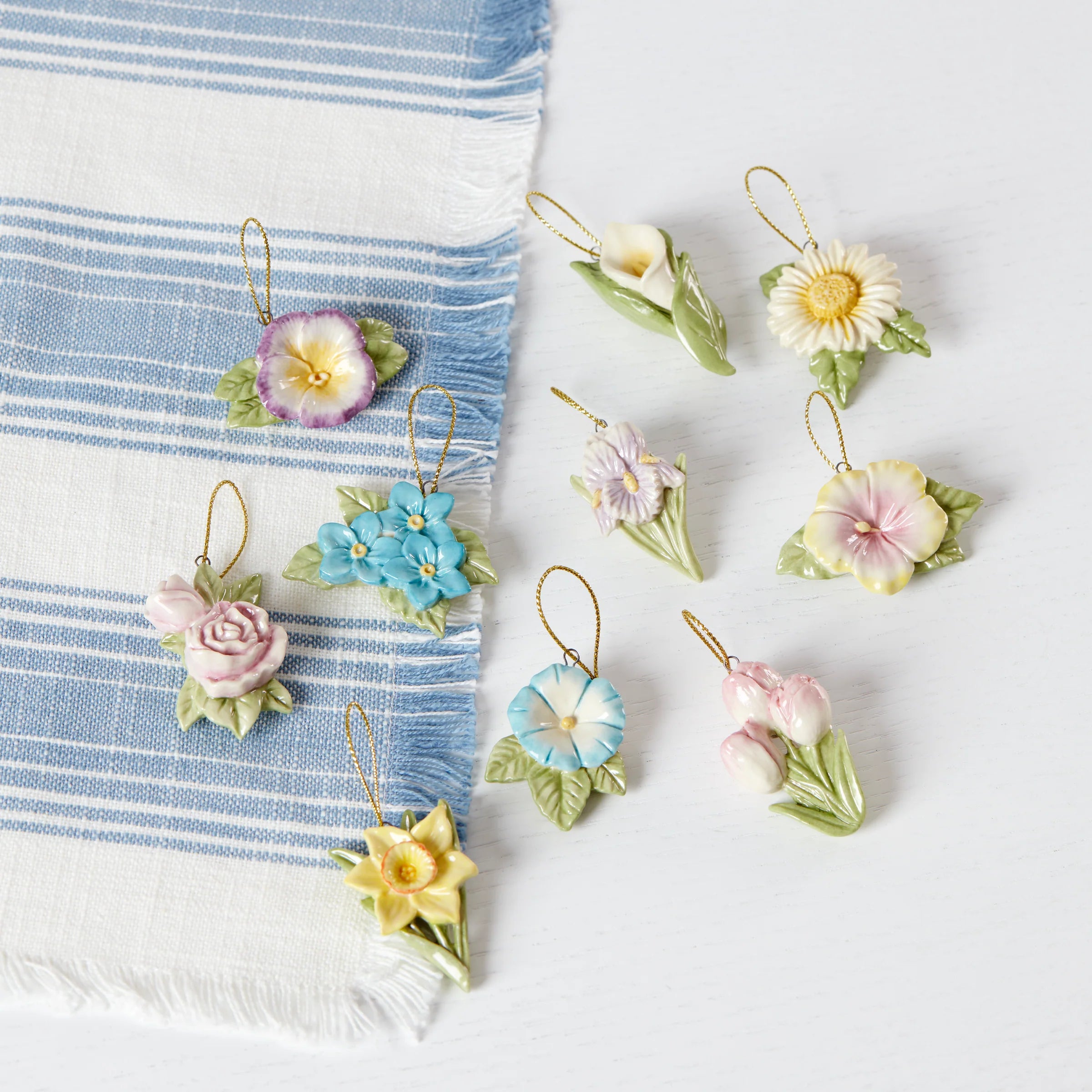 celebrate flowers 10-piece ornament set
