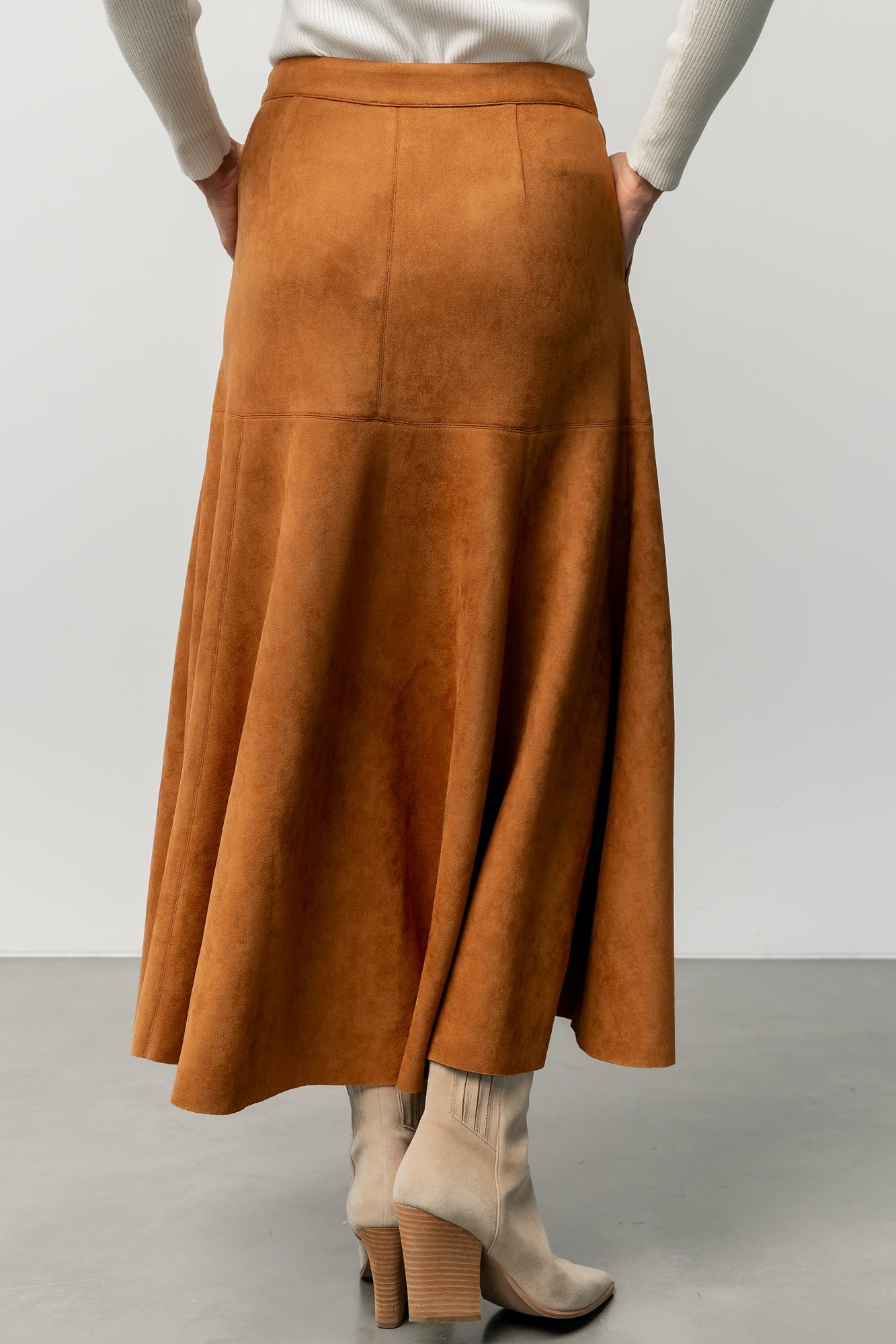 tona faux suede skirt | camel